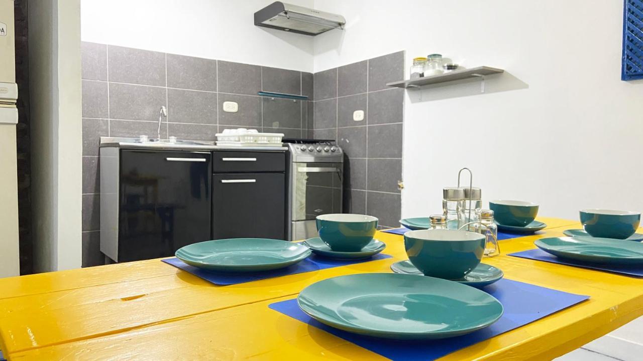 La Puerta Azul By La Puerta Hostels ซันตามาร์ตา ภายนอก รูปภาพ