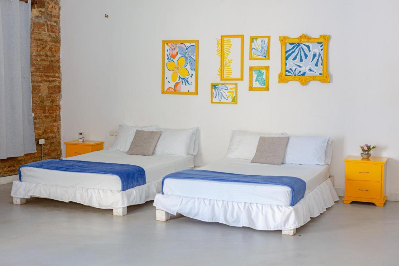 La Puerta Azul By La Puerta Hostels ซันตามาร์ตา ภายนอก รูปภาพ