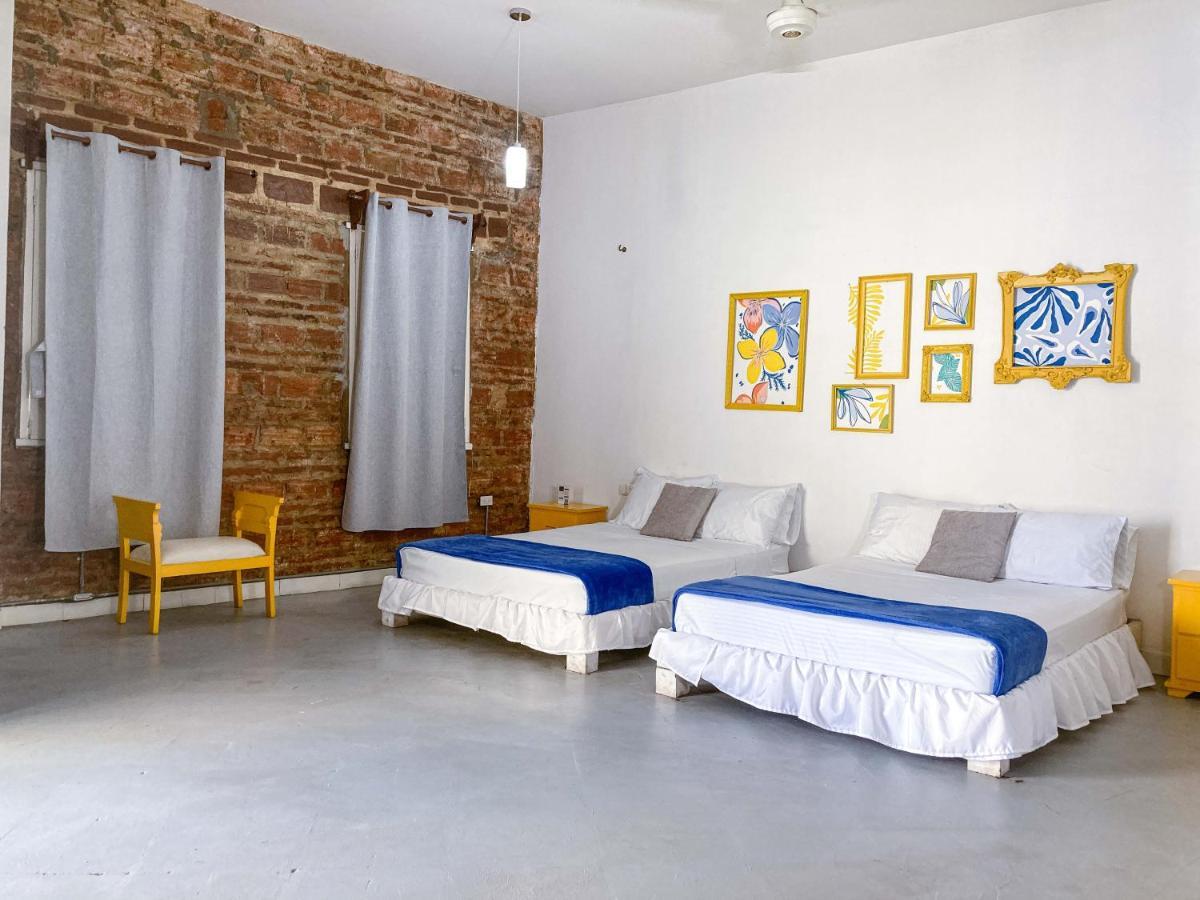 La Puerta Azul By La Puerta Hostels ซันตามาร์ตา ภายนอก รูปภาพ