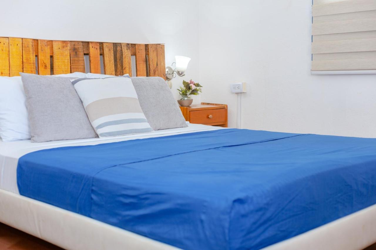 La Puerta Azul By La Puerta Hostels ซันตามาร์ตา ภายนอก รูปภาพ